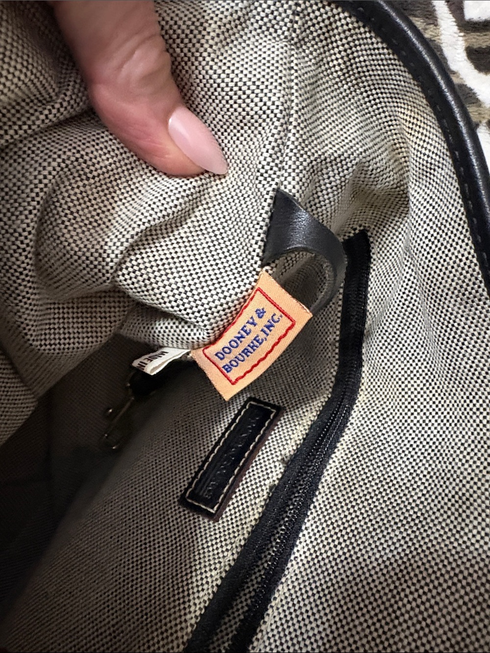 Dooney & Bourke Cream Canvas bucket bag with Black Logo Print - Picture 12 of 13